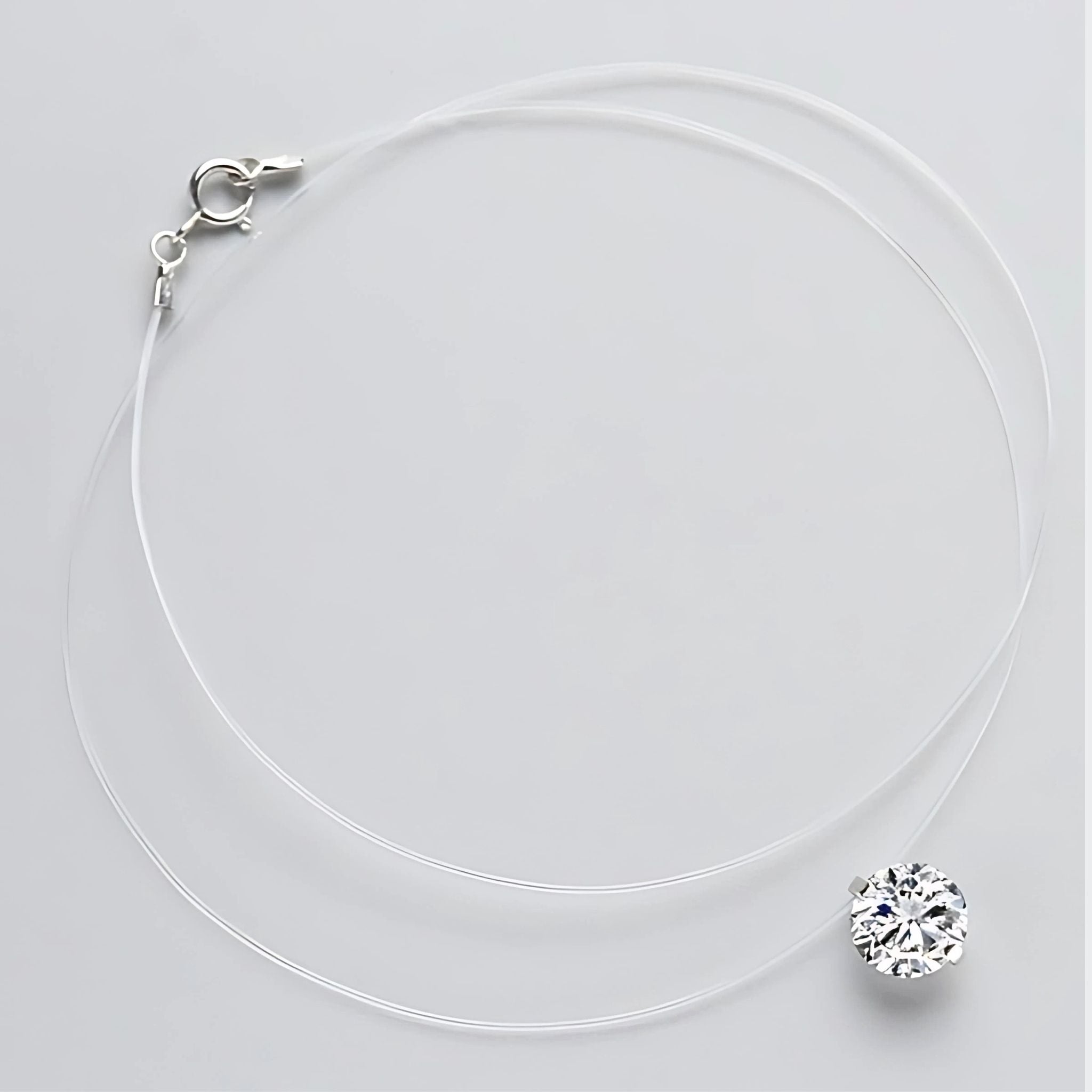 Collier solitaire sexy dissimulé