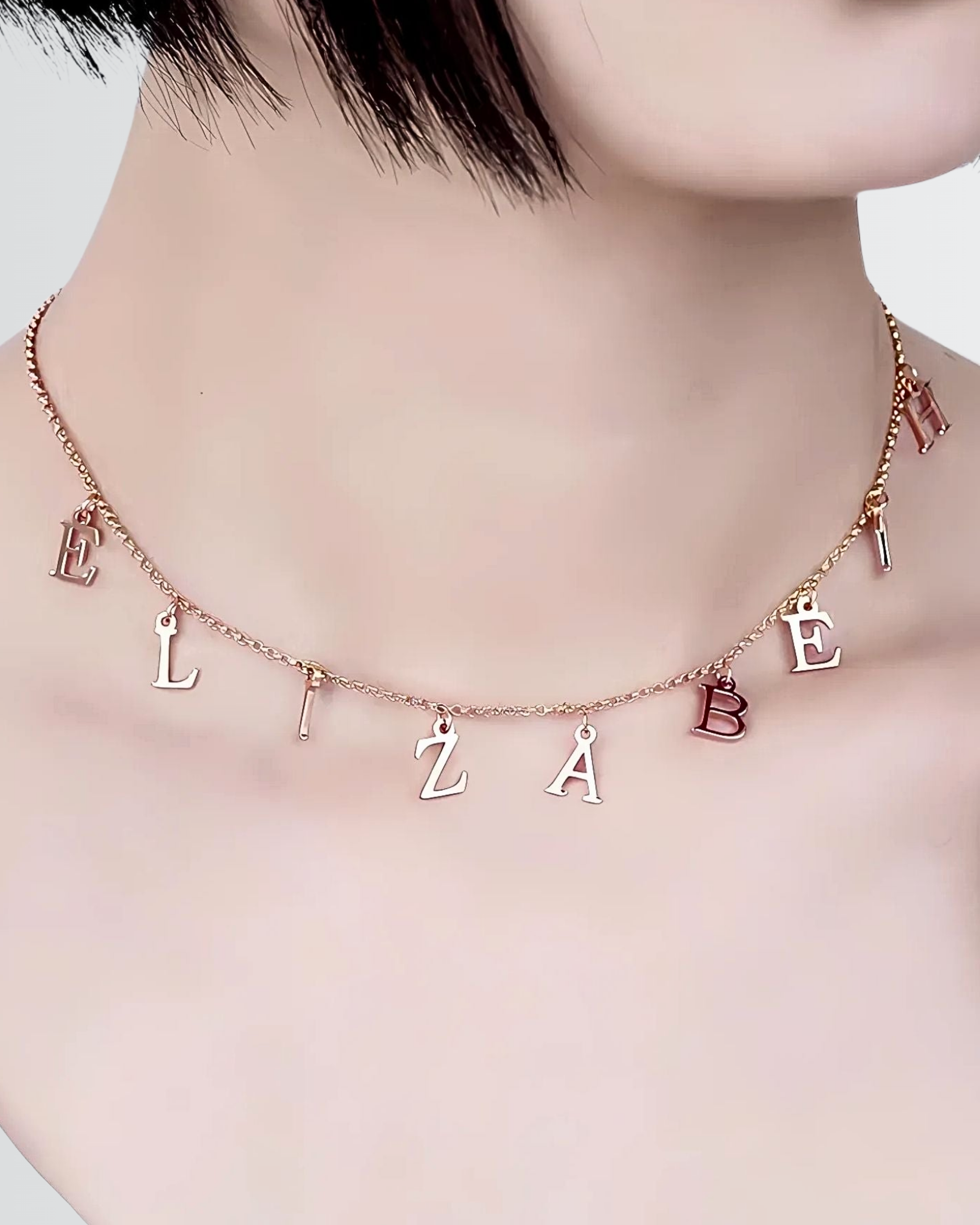 Personnalisez votre collier avec lettres initiales