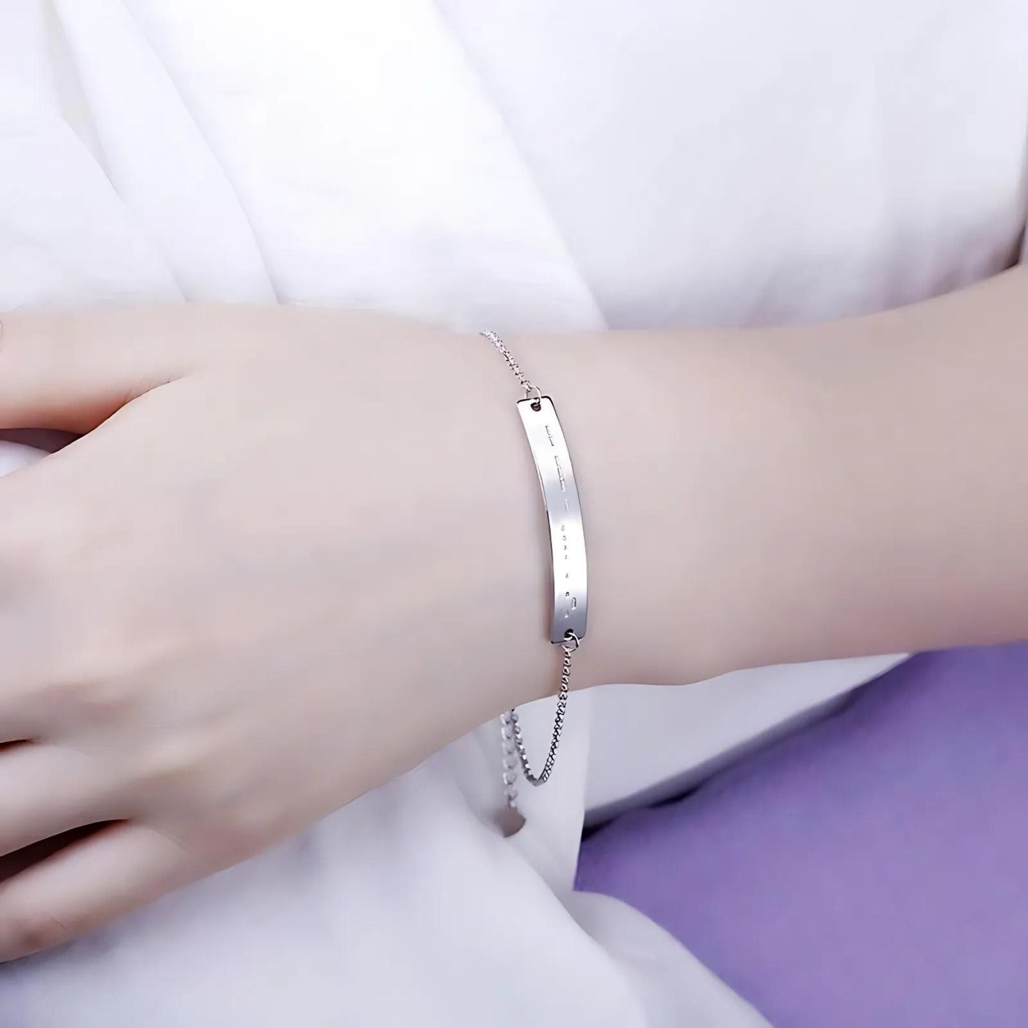 Personnalisez votre bracelet à barre en code Morse