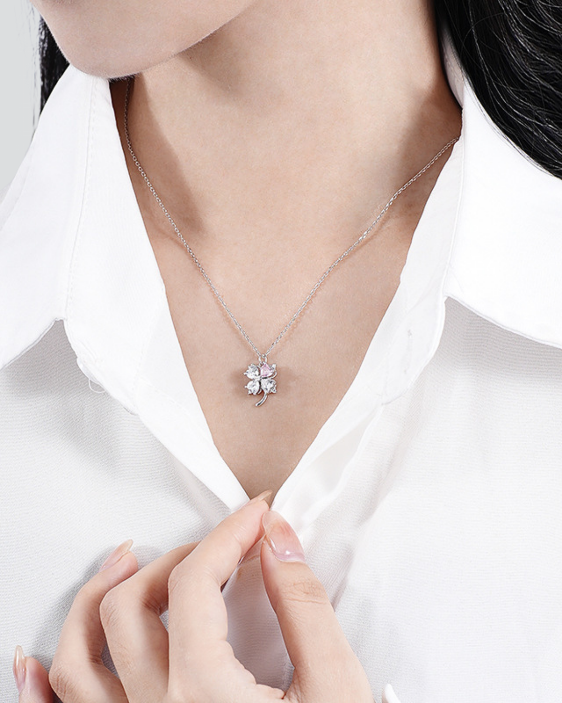 Spin & Shine Clover Necklace