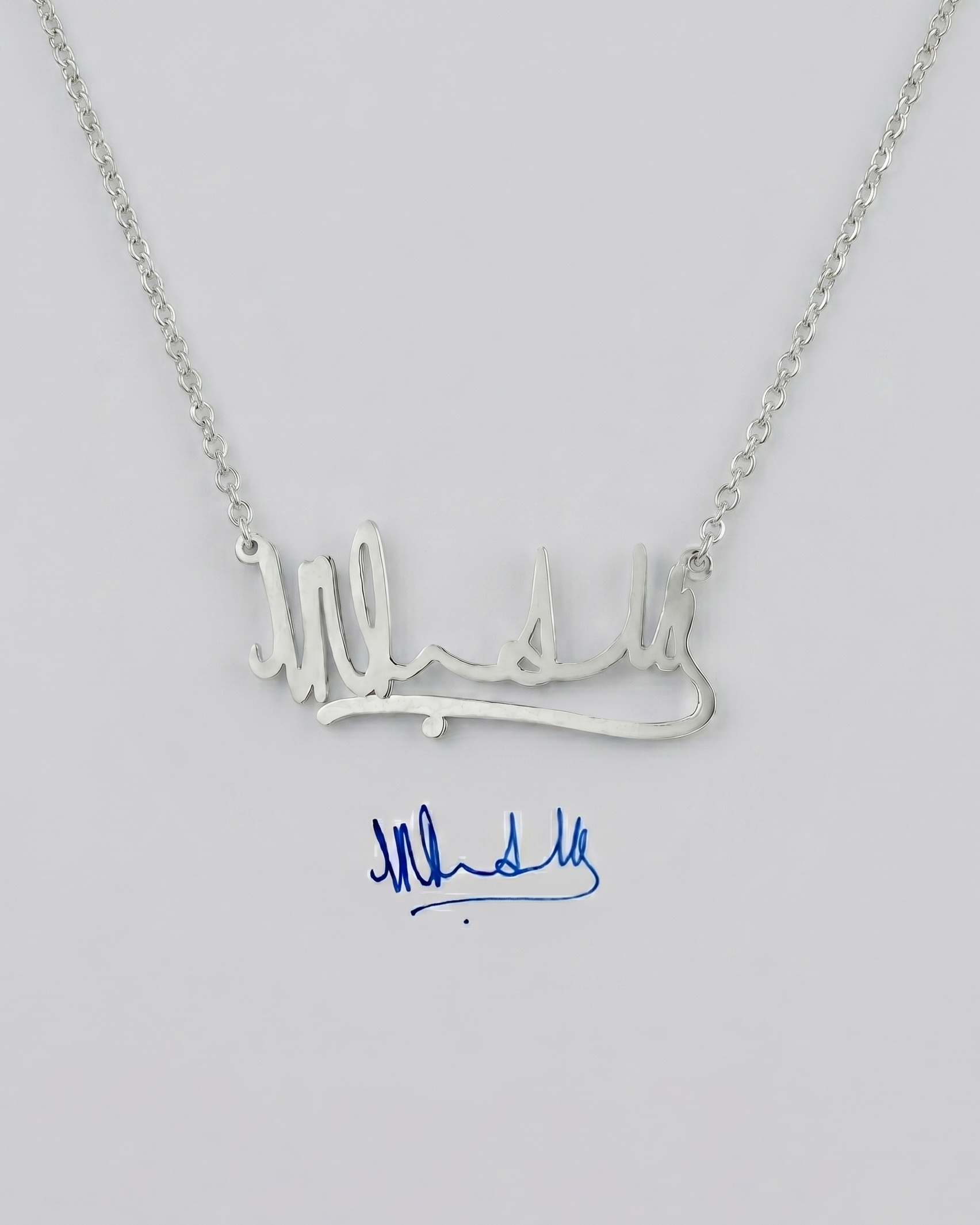 Personnalisez votre collier avec signature manuscrite