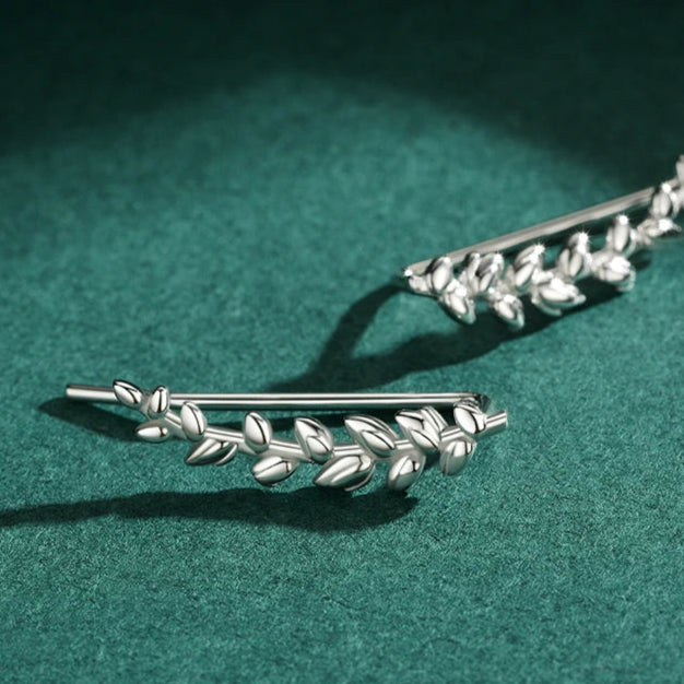 Tiny Twig Ear Climbers