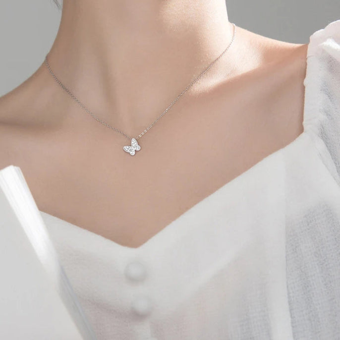 The Blingfly Minimal Necklace