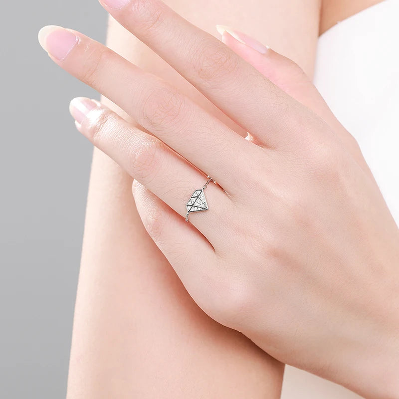 Sparkling Diamond Chain Ring