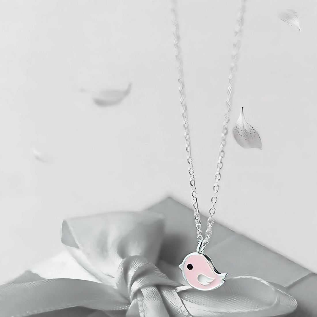 Cheerful Birdie Necklace