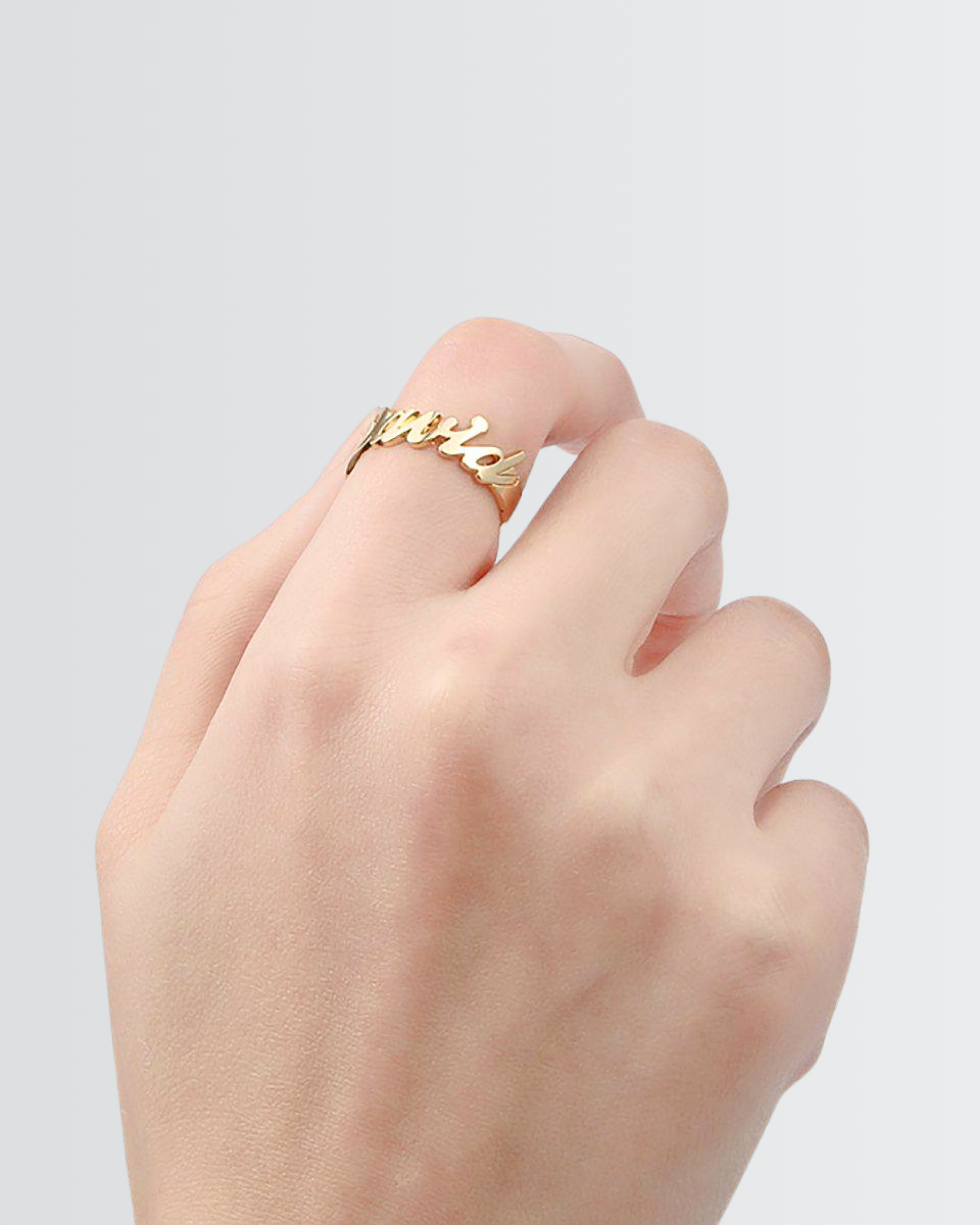 Personaliza tu anillo con nombre en negrita