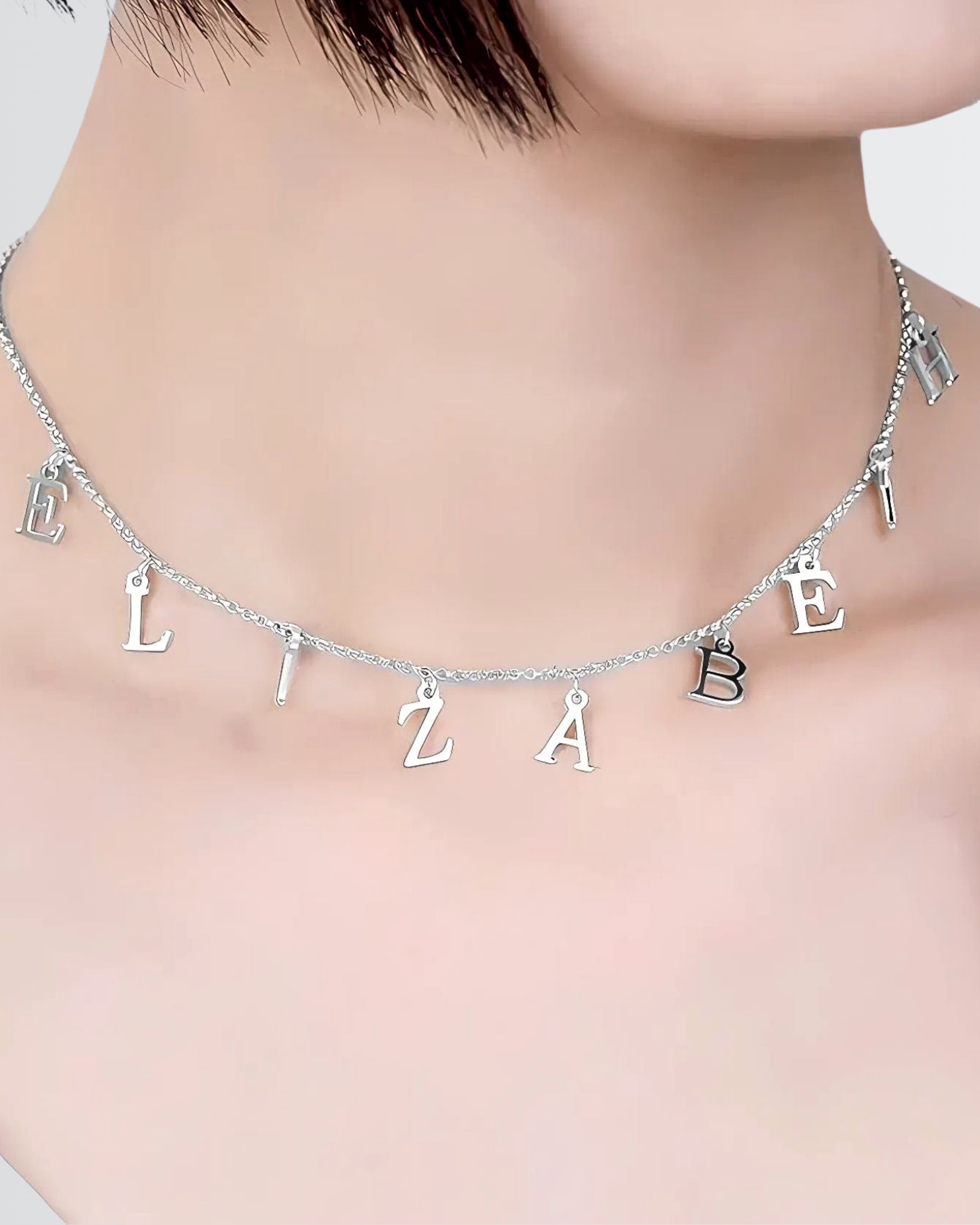 Personnalisez votre collier avec lettres initiales