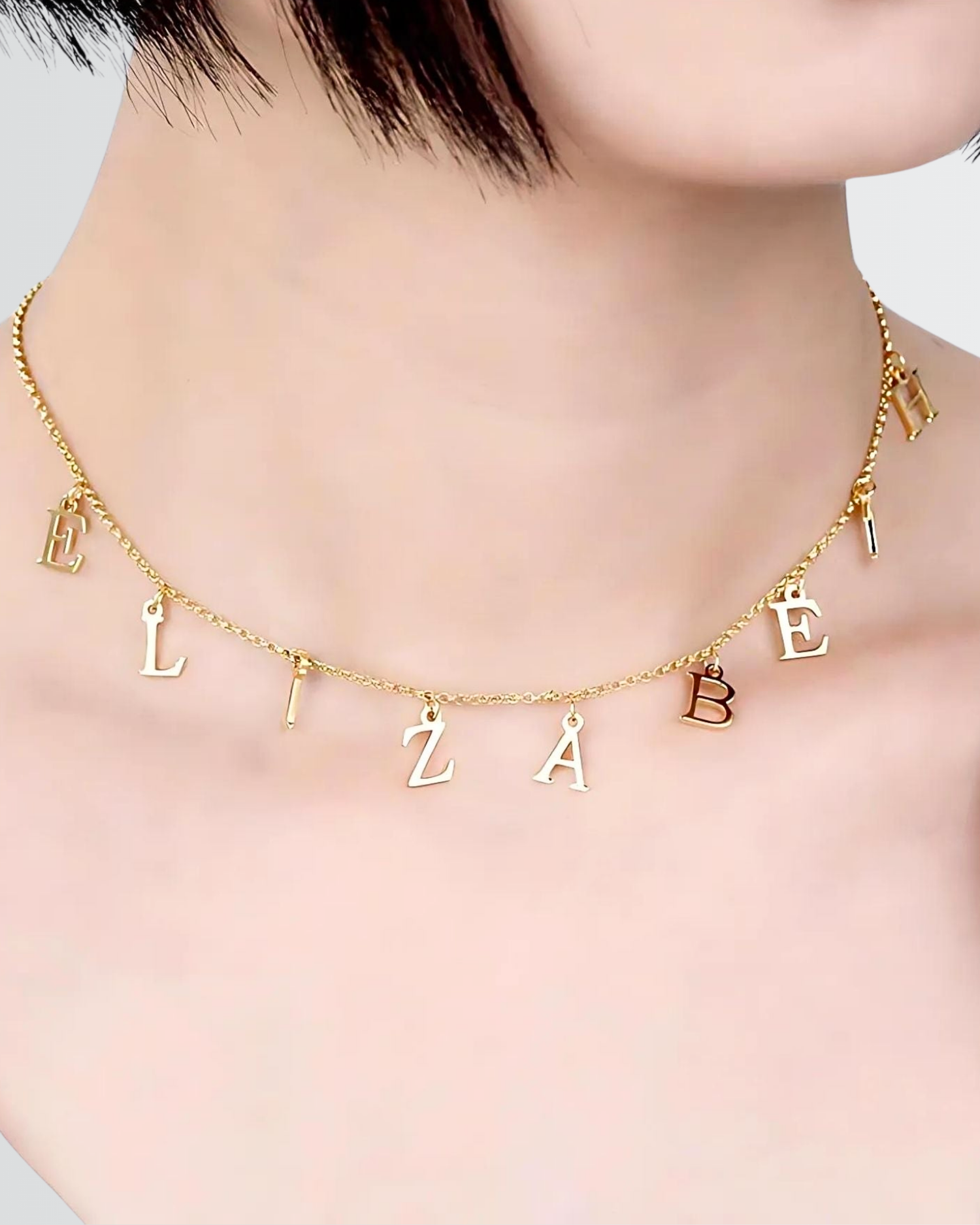 Personnalisez votre collier avec lettres initiales