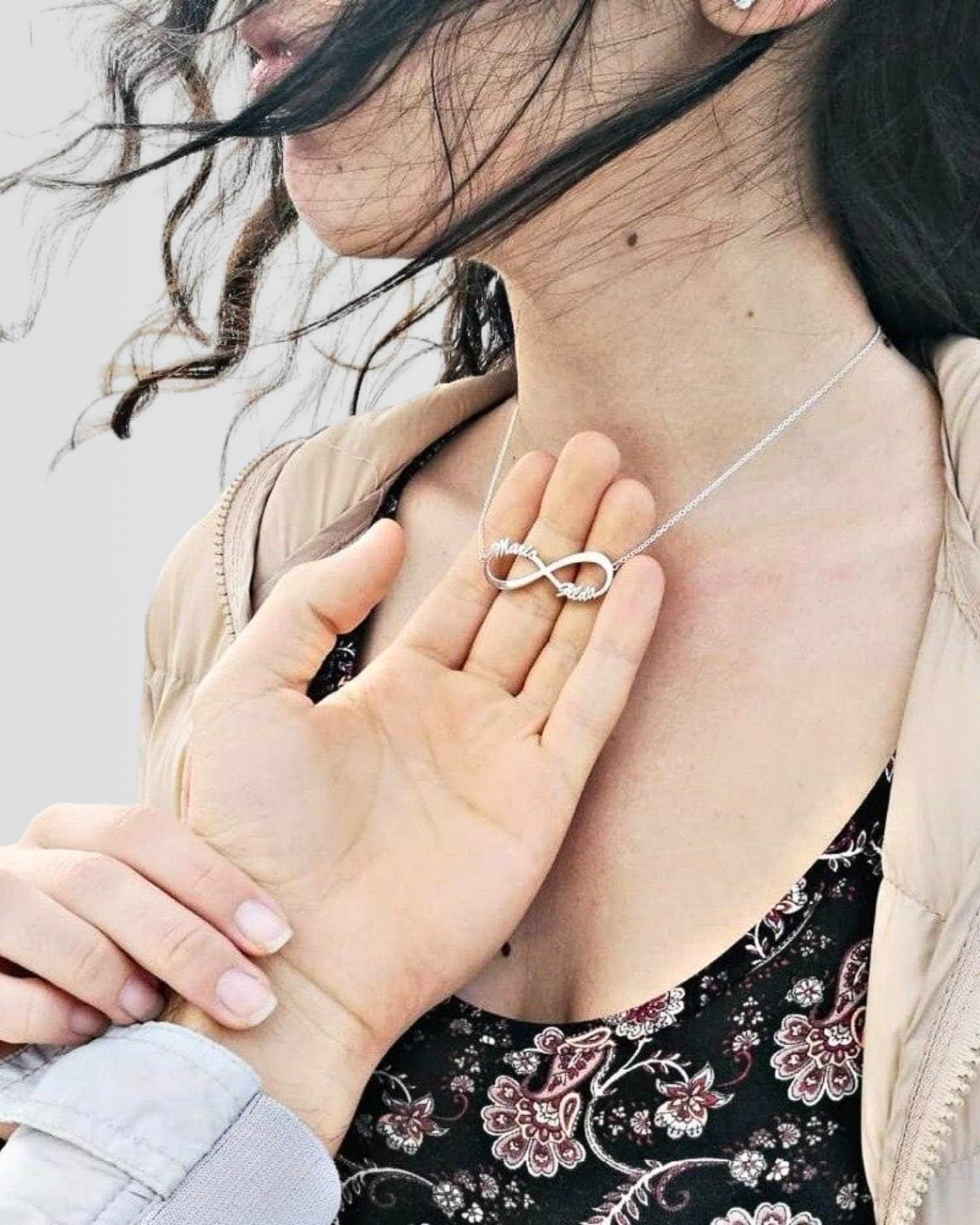 Personnalisez votre collier Infinity avec vos noms