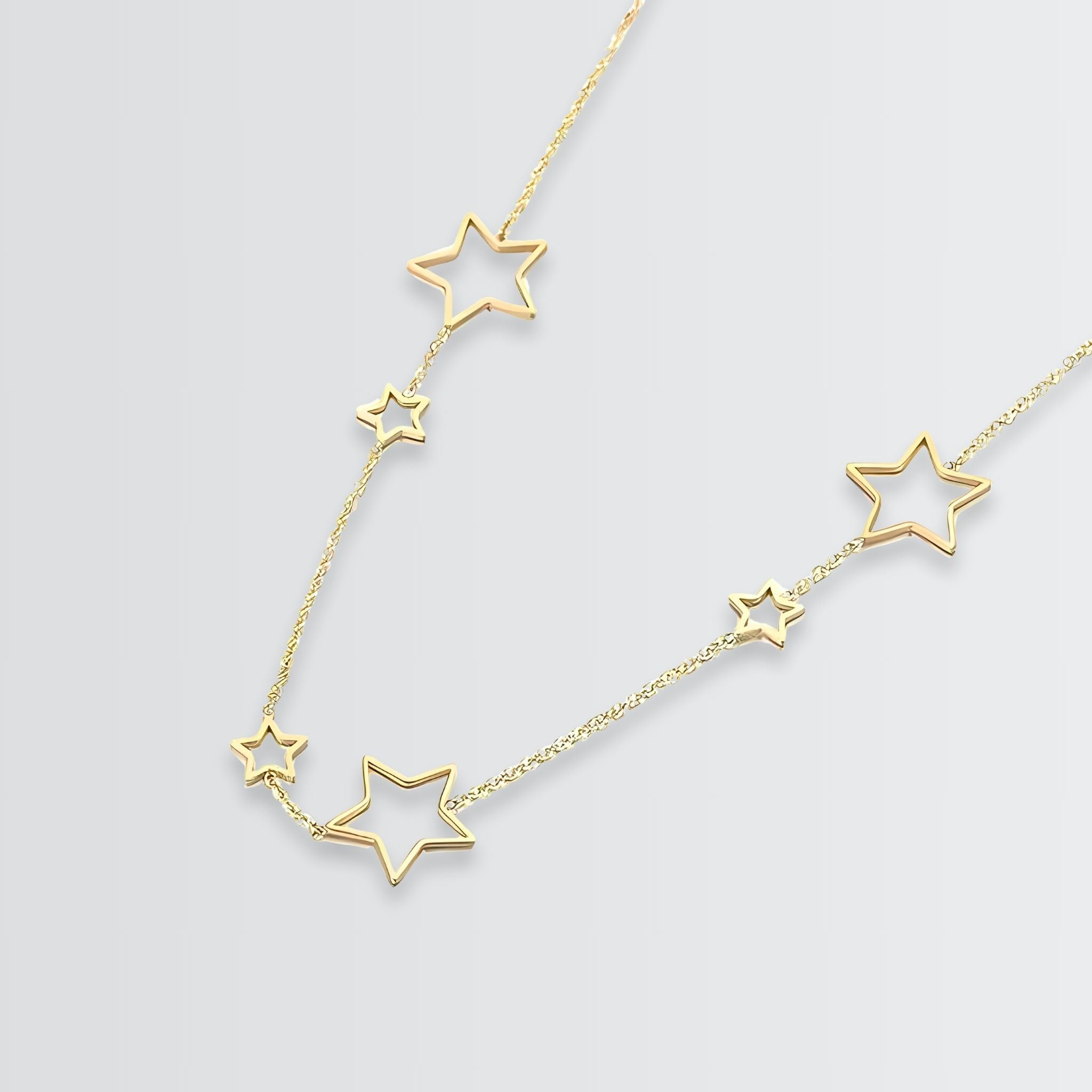 Collier tendance avec étoiles scintillantes