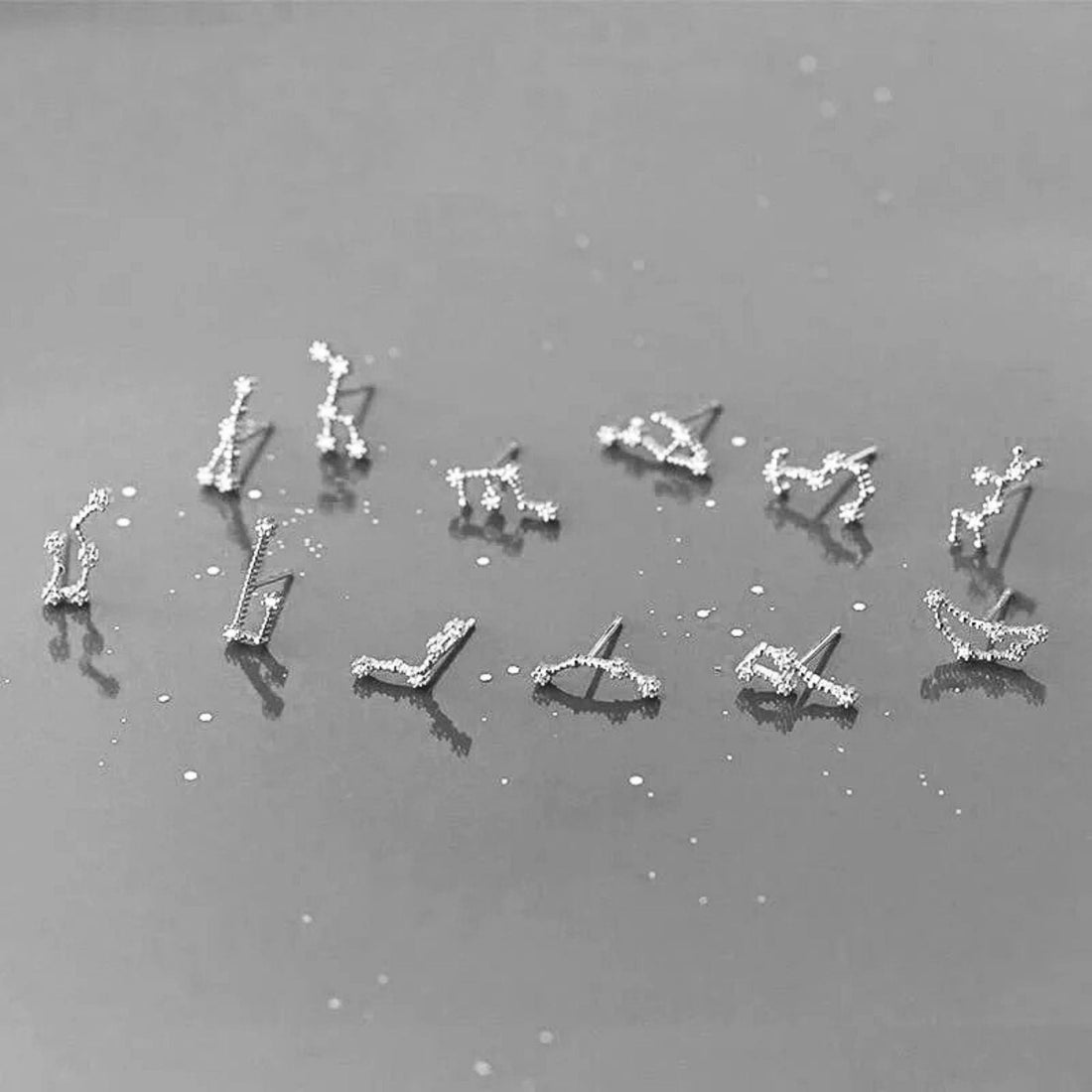 Tus pendientes minimalistas con constelación del zodíaco