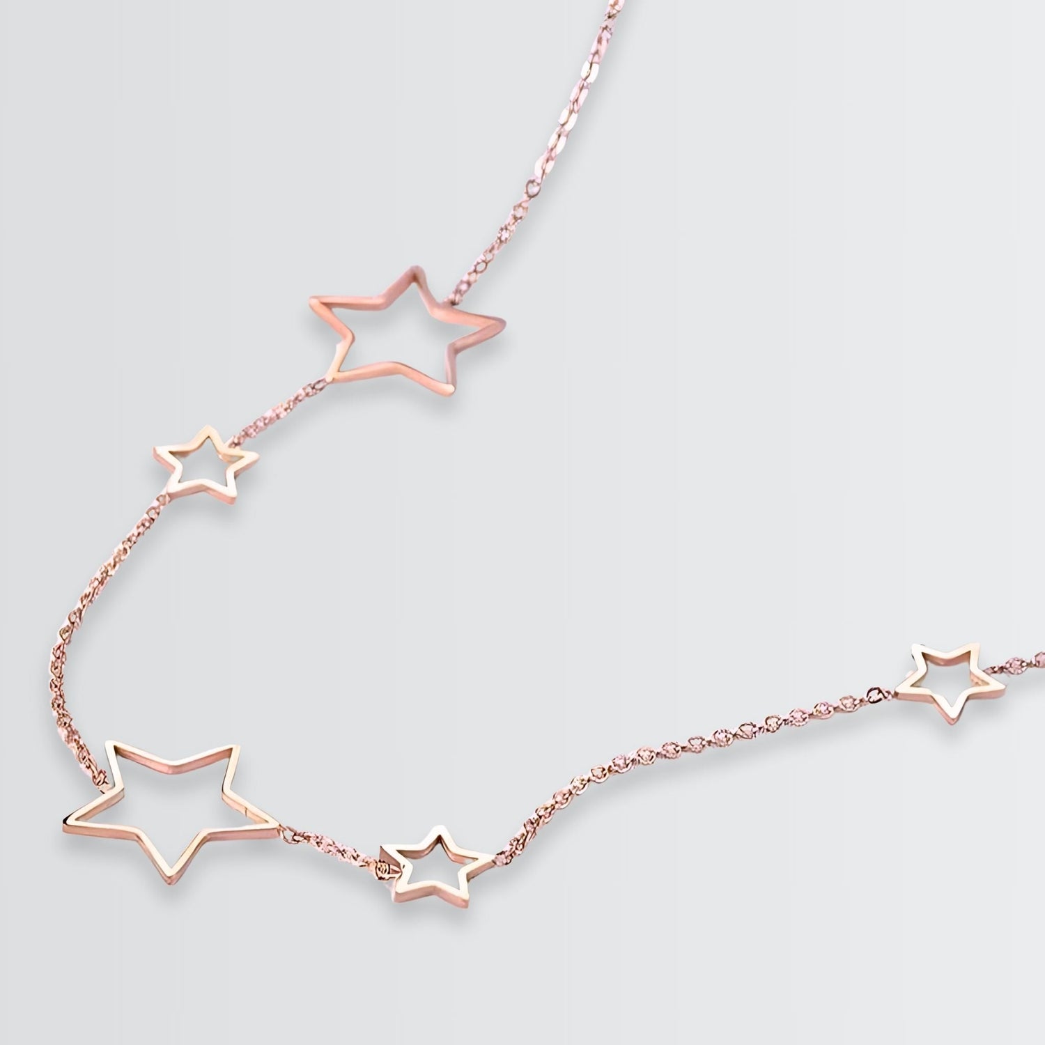 Collier tendance avec étoiles scintillantes