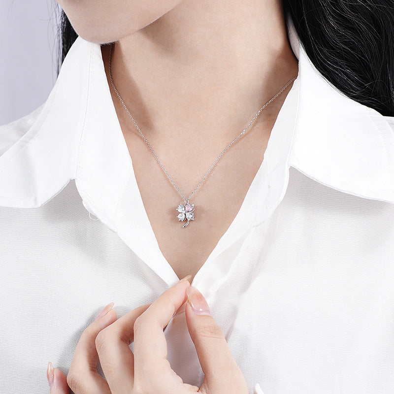 Spin &amp; Shine Clover Necklace