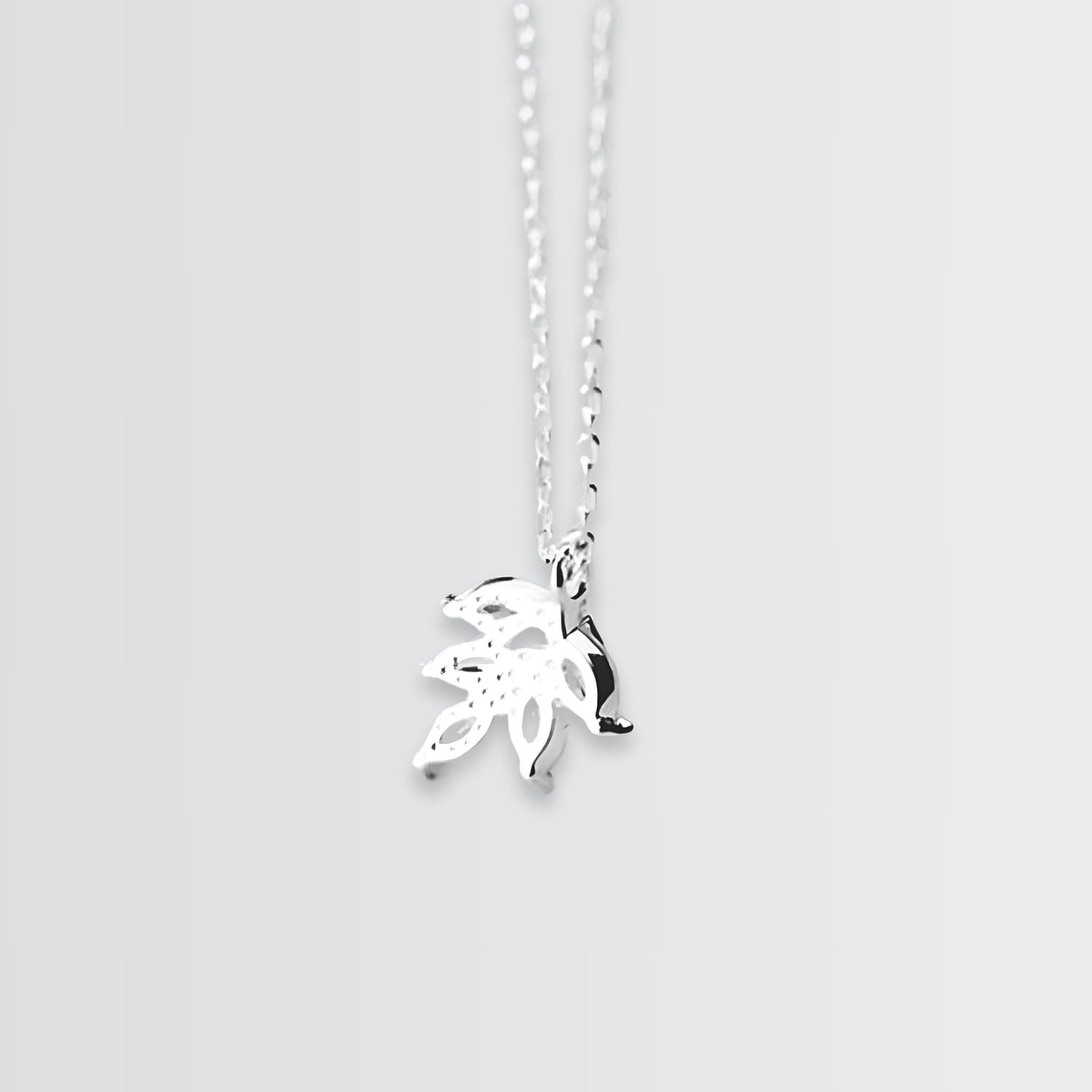 Swanky Leaf Minimal Necklace