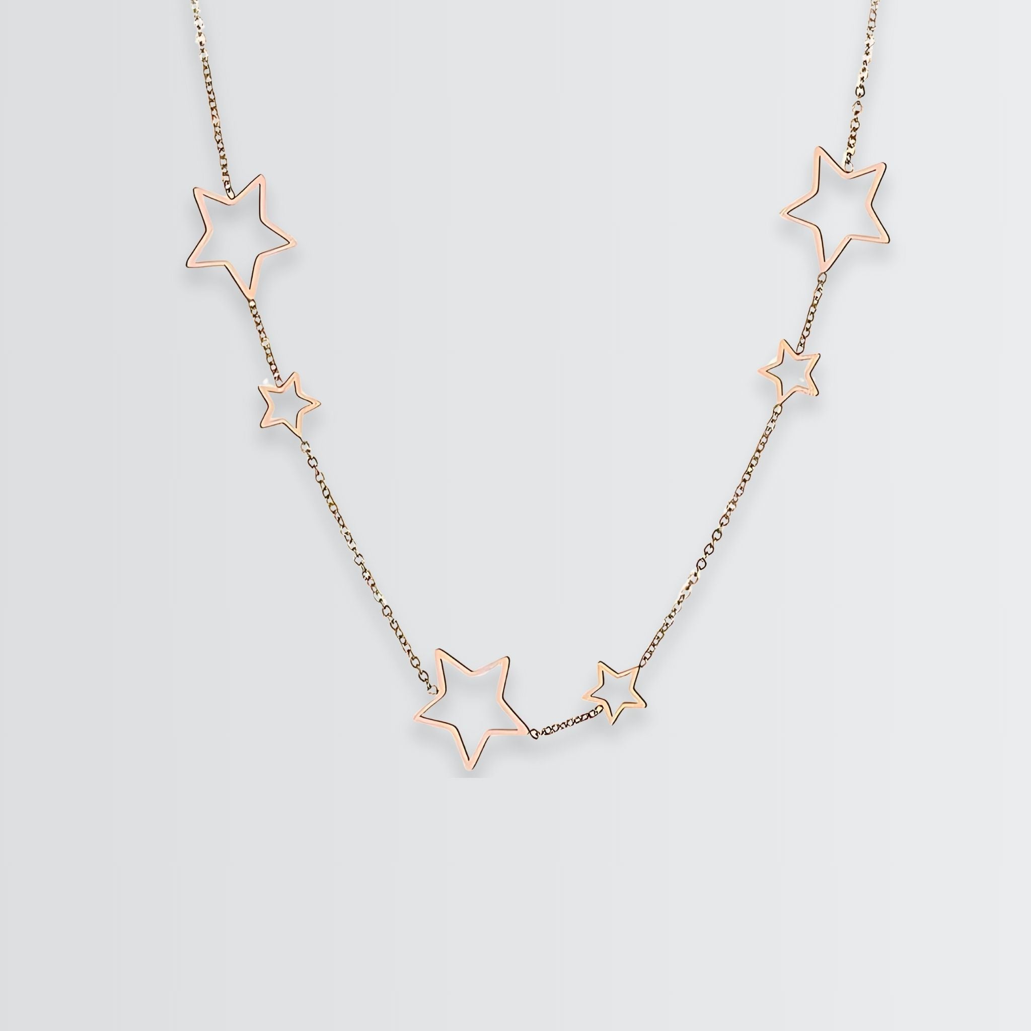 Collier tendance avec étoiles scintillantes