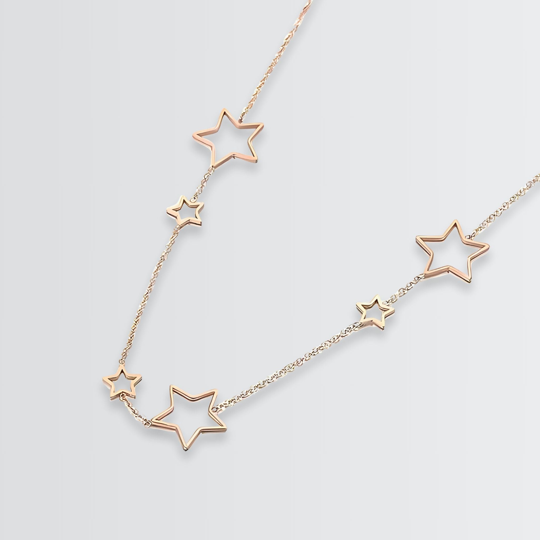 Collier tendance avec étoiles scintillantes