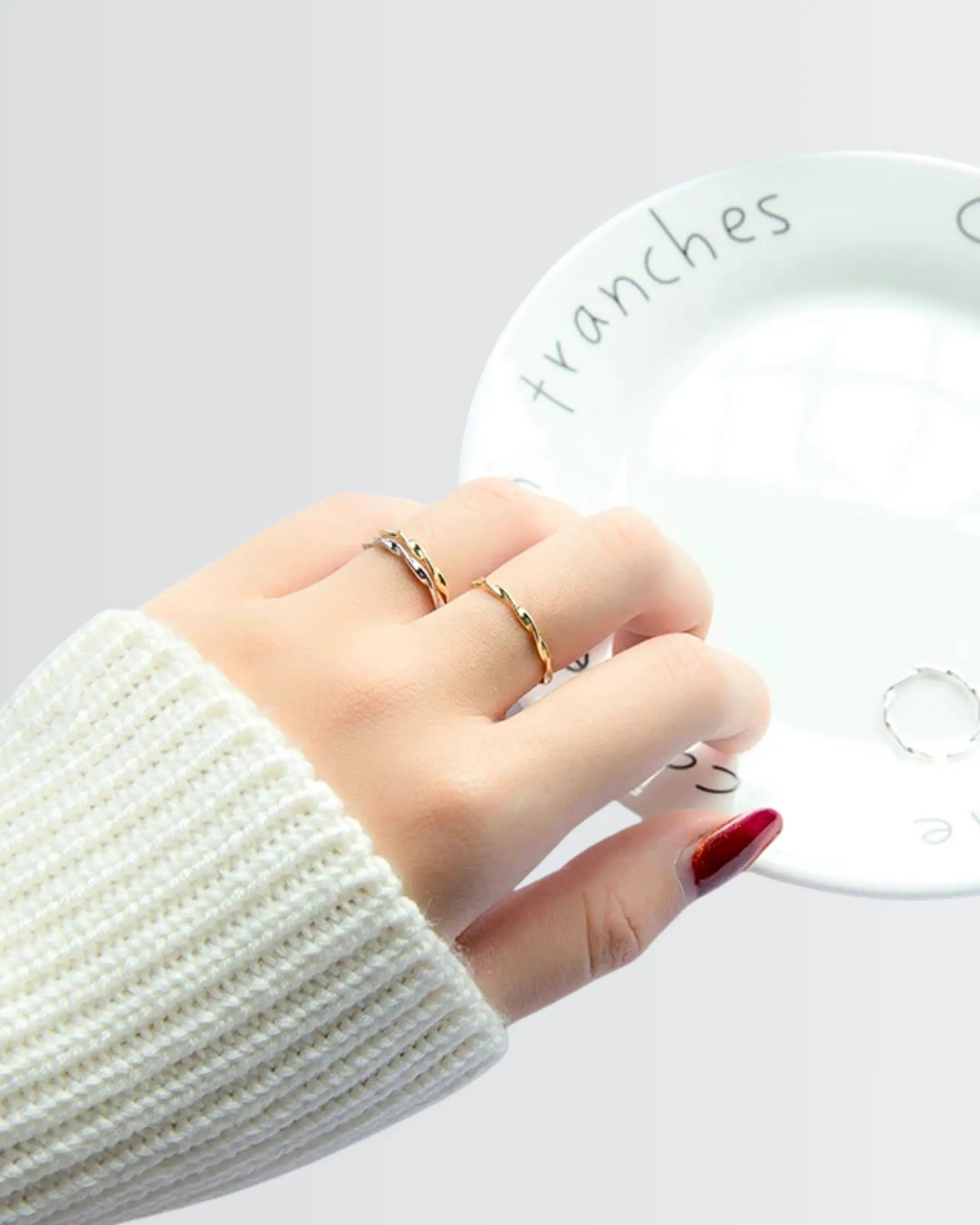 Gorgeous Curves Minimal Ring -  Silver Ring by BLINGLANE