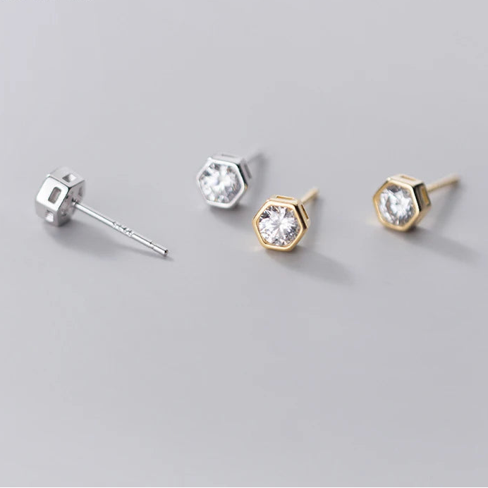 Bold Beam Solitaire Studs