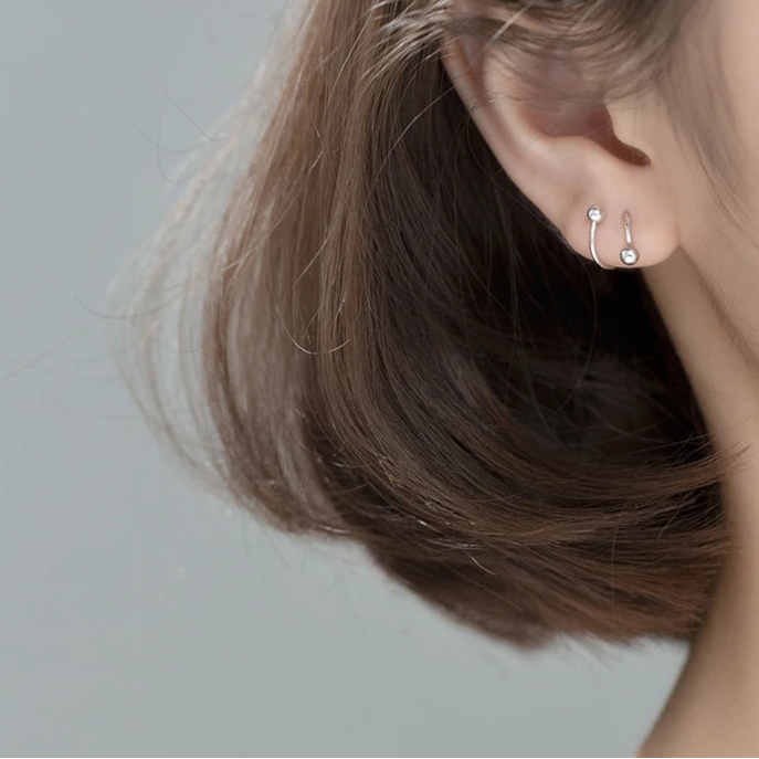 Mini Twirl Hug Earrings