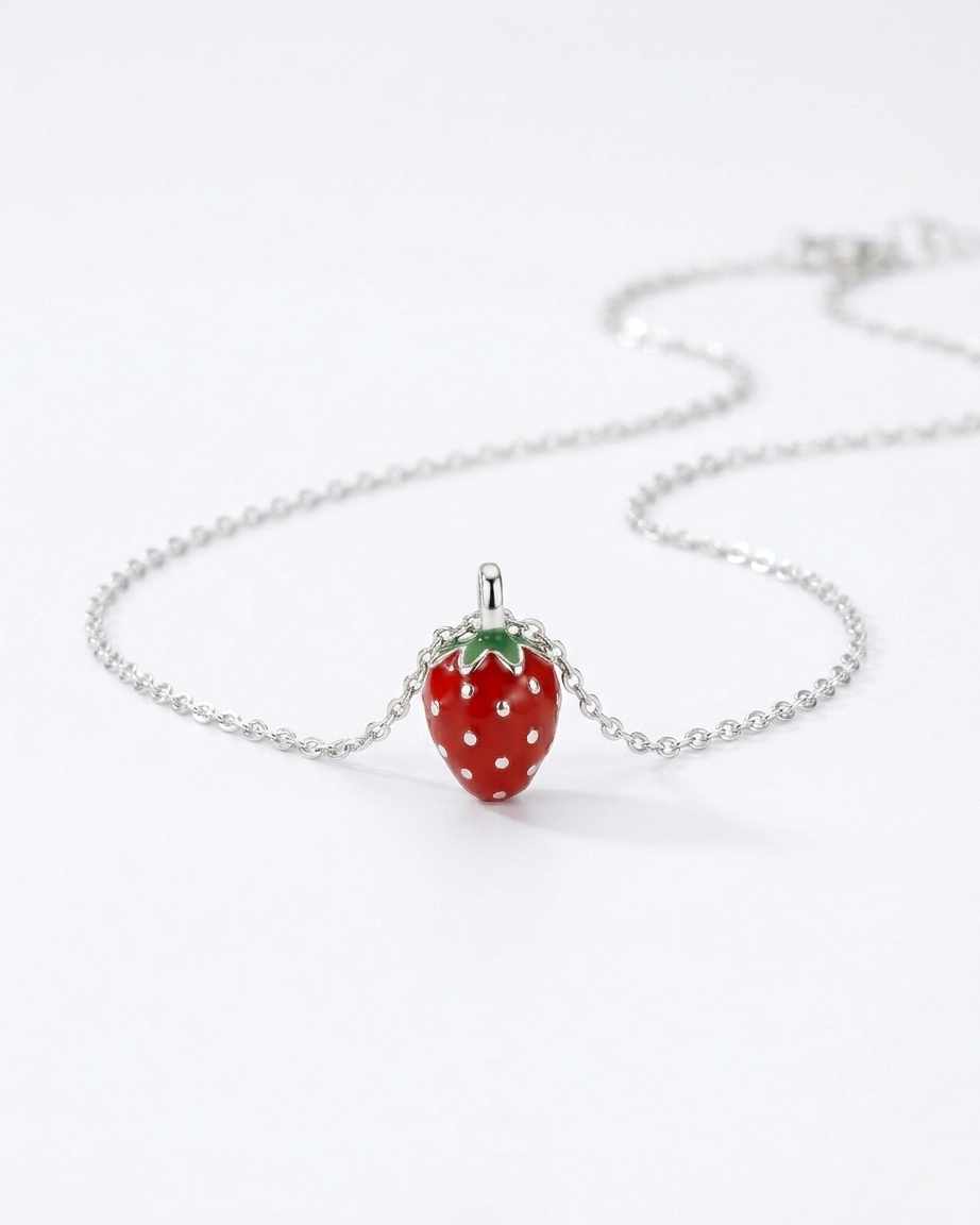 Collar minimalista de fresas deliciosas
